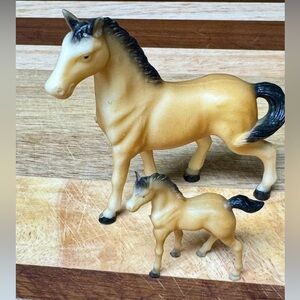 Vintage Hard Plastic Mare & Foal No 105C Made In Hong Kong 60s Hand Painted